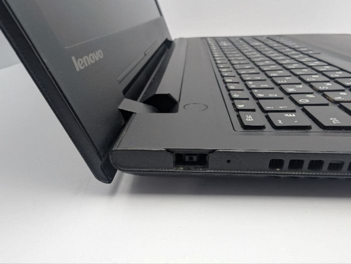 Ноутбук Б-класс Lenovo IdeaPad 300-15IBR / 15.6" (1366x768) TN / Intel Celeron N3050 (2 ядра по 1.6 - 2.16 GHz) / 4 GB DDR3 / 500 GB HDD / Intel HD Graphics / WebCam / DVD-ROM б/в - зображення 3