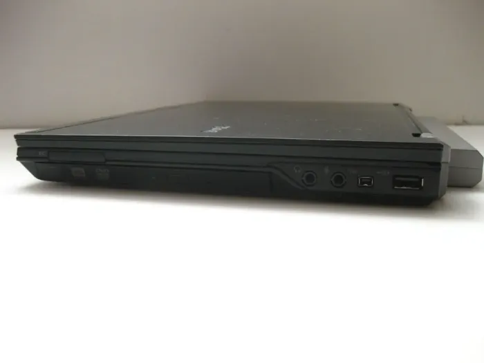 Ноутбук Dell Latitude E4300 / 13.3" (1280x800) TN / Intel Core 2 Duo SP9400 (2 ядра по 2.4 GHz) / 6 GB DDR3 / 128 GB SSD / Intel GMA X4500MHD Graphics / WebCam / DVD-RW б/в - зображення 5