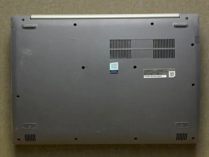 Ноутбук  Б-клас Lenovo 320-15ISK / 15.6" (1366x768) TN / Intel Core i3-6006U (2 (4) ядра по 2.0 GHz) / 4 GB DDR4 / 120 GB SSD / nVidia GeForce 920MX, 2 GB GDDR3, 64-bit / WebCam б/в - зображення 5