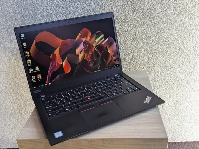 Ультрабук-трансформер Lenovo ThinkPad X390 Yoga / 13.3" (1920x1080) TN Touch / Intel Core i5-8365U (4 (8) ядра по 1.6 - 4.1 GHz) / 16 GB DDR4 / 256 GB SSD / Intel UHD Graphics / WebCam б/в - зображення 3
