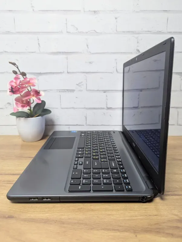 Ноутбук Б-клас Acer Aspire E1 V5WE2 / 15.6" (1366x768) TN / Intel Core i7-4500U (2 (4) ядра по 1.8 - 3.0 GHz) / 8 GB DDR3 / 128 GB SSD / Intel HD Graphics 4400 / WebCam б/в - зображення 7