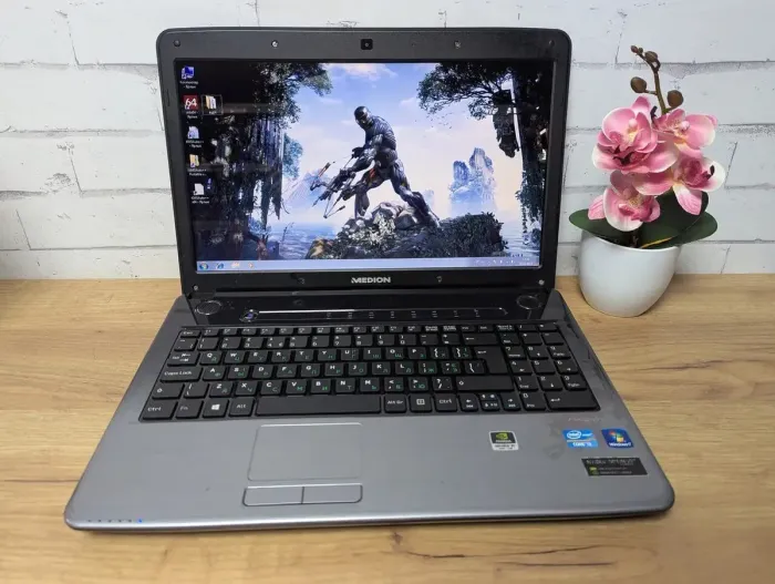 Ноутбук Medion Akoya E6424 / 15.6" (1366x768) TN / Intel Core i3-2350M (2 (4) ядра по 2.3 GHz) / 8 GB DDR3 / 1000 GB HDD / nVidia GeForce GT 630M, 1 GB GDDR5, 128-bit / WebCam / DVD-ROM б/в - зображення 5