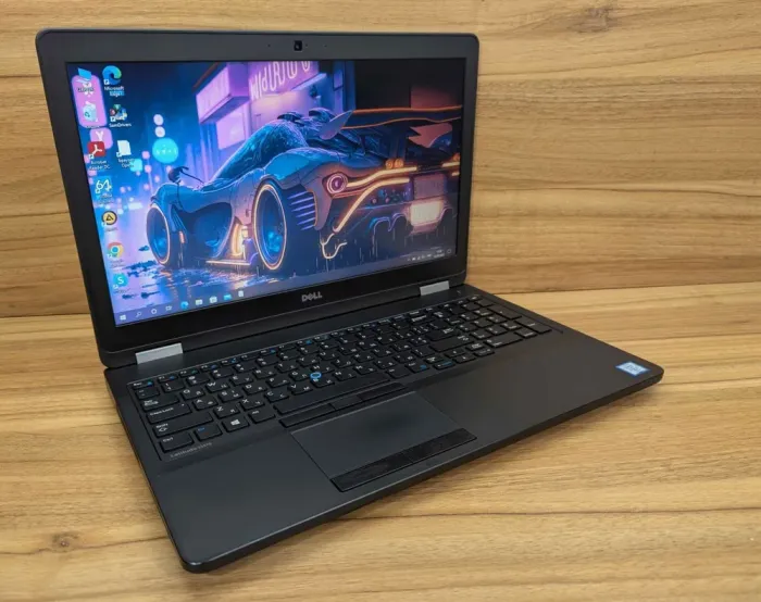 Ноутбук Dell Latitude E5570 / 15.6" (1366x768) TN / Intel Core i7-6820HQ (4 (8) ядра по 2.7 - 3.6 GHz) / 16 GB DDR4 / 512 GB SSD / AMD Radeon R7 M370, 2 GB GDDR5, 128-bit / HDMI / WebCam / Windows 10 б/в - зображення 4