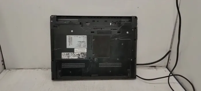 Ноутбук Б-клас Fujitsu LifeBook S6420 / 13.3" (1280x800) TN / Intel Core 2 Duo P8600 (2 ядра по 2.4 GHz) / 4 GB DDR3 / 160 GB HDD / Intel GMA 4500MHD Graphics / WebCam / Без АКБ б/в - зображення 8