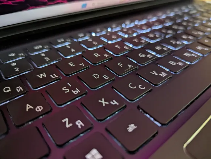 Ігровий ноутбук Dell Vostro 15 7510 / 15.6" (1920x1080) IPS / Intel Core i7-11800H (8 (16) ядер по 2.3 - 4.6 GHz) / 16 GB DDR4 / 1000 GB SSD / nVidia GeForce RTX 3050 Ti, 4 GB GDDR6, 128-bit / WebCam / Fingerprint / Windows 10 б/в - зображення 6