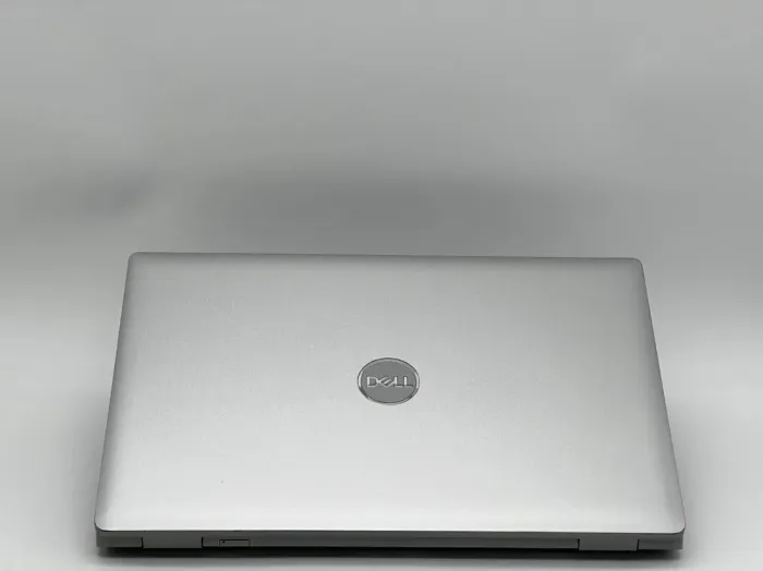 Ультрабук Dell Latitude 5520 / 15.6" (1920x1080) IPS / Intel Core i7-1185G7 (4 (8) ядра по 3.0 - 4.8 GHz) / 16 GB DDR4 / 240 GB SSD / Intel Iris Xe Graphics / WebCam б/в - зображення 5