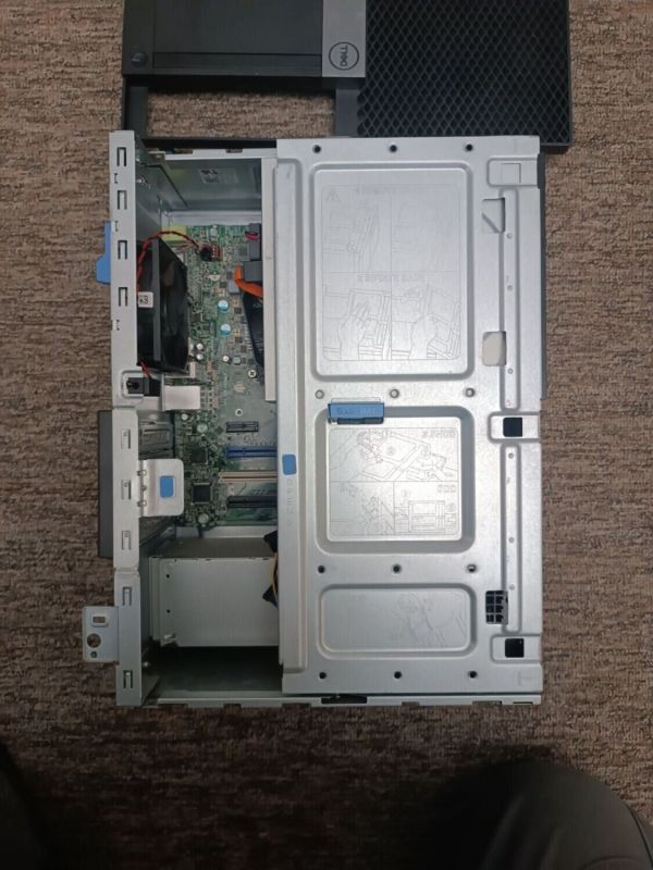 Комп'ютер Dell OptiPlex 5040 Tower / Intel Core i5-6500 (4 ядра по 3,2 - 3,6 ГГц) / 8 ГБ DDR3 / 120 ГБ SSD / AMD Radeon HD 6450, 2 ГБ DDR3, 64-біт б/в - зображення 4