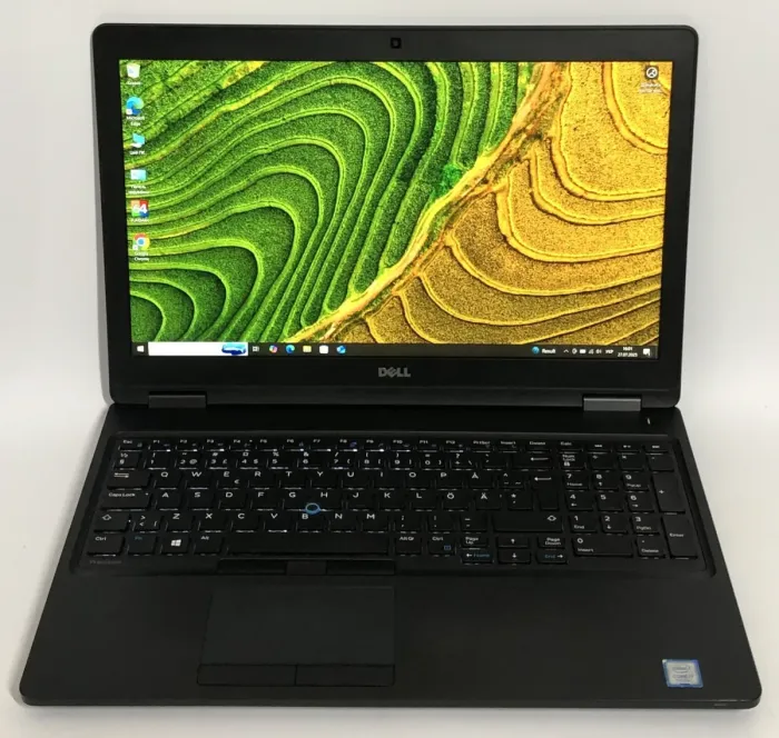 Мобільна робоча станція Б-клас Dell Precision 3520 / 15.6" (1920x1080) IPS / Intel Core i7-7820HQ (4 (8) ядра по 2.9 - 3.9 GHz) / 16 GB DDR4 / 256 GB SSD / nVidia Quadro M620, 2 GB GDDR5, 128-bit / WebCam / Win 10 Pro б/в - зображення 2