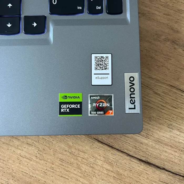 Ігровий ноутбук Lenovo LOQ 15ARP9 / 15.6" (1920x1080) IPS / AMD Ryzen 7 7435HS (8 (16) ядер по 3.1 - 4.5 GHz) / 16 GB DDR5 / 512 GB SSD / nVidia GeForce RTX 4070, 8 GB GDDR6, 128-bit / WebCam - зображення 8