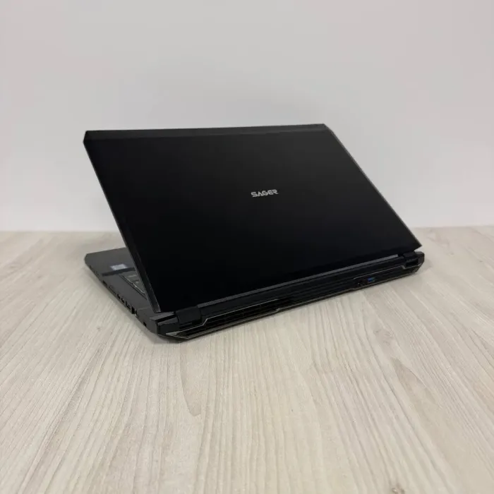 Ігровий ноутбук Clevo Sager P650RP6 / 15.6" (1920x1080) IPS / Intel Core i7-6700HQ (4 (8) ядра по 2.6 - 3.5 GHz) / 16 GB DDR4 / 1000 GB SSD / nVidia GeForce GTX 1060, 6 GB GDDR5, 192-bit / WebCam б/в - зображення 6