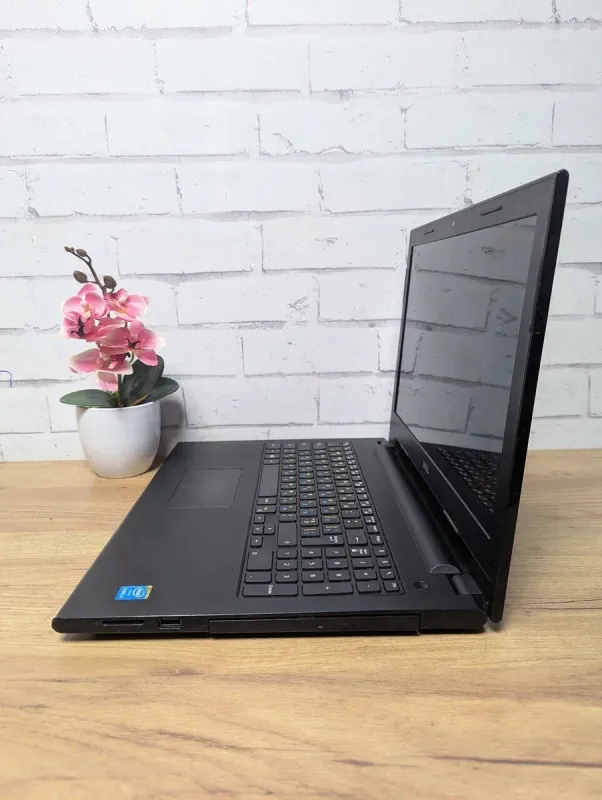 Ноутбук Dell Inspiron 15 3000 / 15.6" (1920x1080) TN / Intel Core i3-4005U (2 (4) ядра по 1.7 GHz) / 8 GB DDR3 / 128 GB SSD / Intel HD Graphics 4400 / WebCam б/в - зображення 4