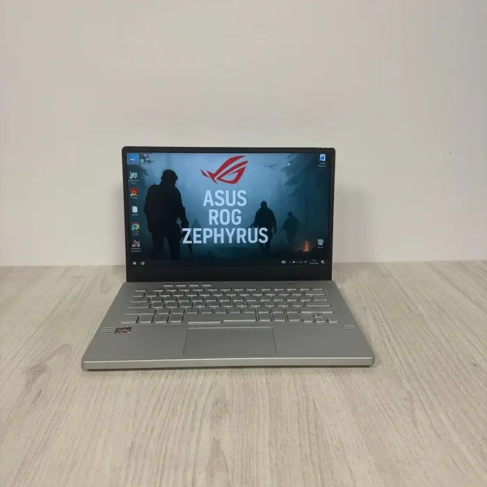 Ігровий ультрабук Б-класу Asus ROG Zephyrus G14 GA401IV / 14" (1920x1080) IPS / AMD Ryzen 9 4900HS (8 (16) ядер по 3.0 - 4.3 GHz) / 16 GB DDR4 / 512 GB SSD NVMe / nVidia GeForce RTX 2060 Max-Q, 6 GB GDDR6, 192-bit б/в - зображення 2