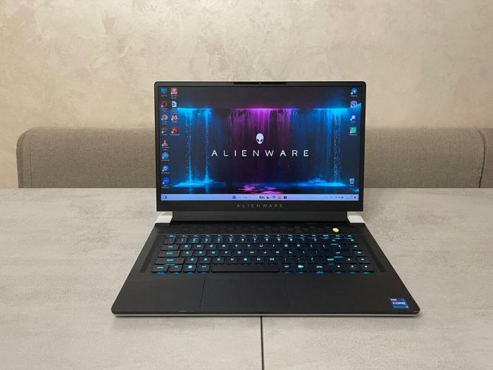 Ігровий ноутбук Dell Alienware 15 R2 / 17,3" (1920x1080) IPS / Intel Core i7-12700H (14 (20) ядер по 3,5 - 4,7 ГГц) / 32 ГБ DDR5 / 512 ГБ SSD / nVidia GeForce RTX 3080 Ti, 16 ГБ GDDR6, 256-біт / Веб-камера б/в - зображення 2