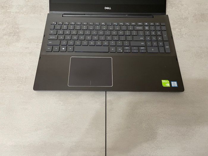 Ультрабук-трансформер Dell Inspiron 7590 / 15.6" (3840x2160) IPS Touch / Intel Core i7-8565U (4 (8) ядра по 1.8 - 4.6 GHz) / 16 GB DDR4 / 512 GB SSD M.2 / nVidia GeForce MX250, 2 GB GDDR5, 64-bit / WebCam б/в - зображення 3