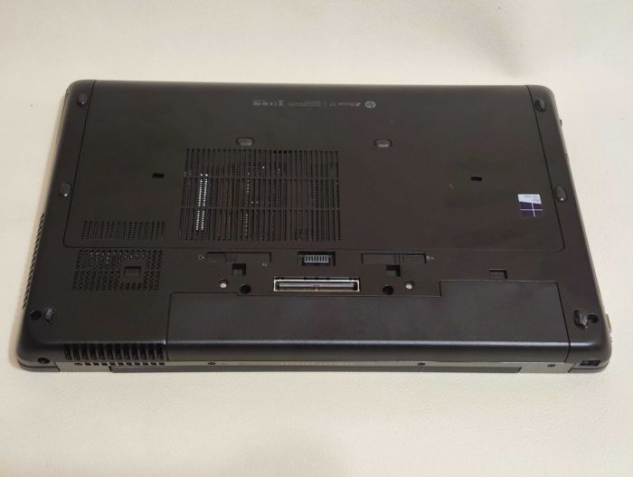 Мобільна робоча станція HP ZBook 17 G2 / 17.3" (1920x1080) TN / Intel Core i7-4800MQ (4 (8) ядра по 2,7 - 3,7 ГГц) / 8 ГБ DDR3 / 256 ГБ SSD / nVidia Quadro K1100M, 2 ГБ GDDR5, 128-біт / WebCam / DVD-ROM б/в - зображення 7