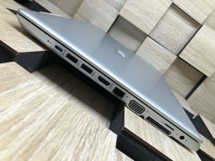 Ноутбук HP Probook 640 G4 / 14" (1366x768) TN / Intel Core i5-7300U (2 (4) ядра по 2.6 - 3.5 GHz) / 8 GB DDR4 / 250 GB SSD / Intel HD Graphics 620 / WebCam / Fingerprint / HDMI б/в - зображення 6