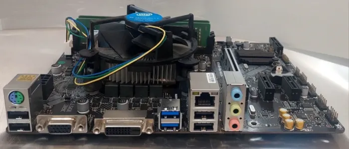 Комплект: Материнська плата MSI H310M Pro-VD Plus / s1151 / Intel Core i3-8100 (4 ядра по 3,6 ГГц) / 8 ГБ DDR4 + Кулер б/в - изображение 2