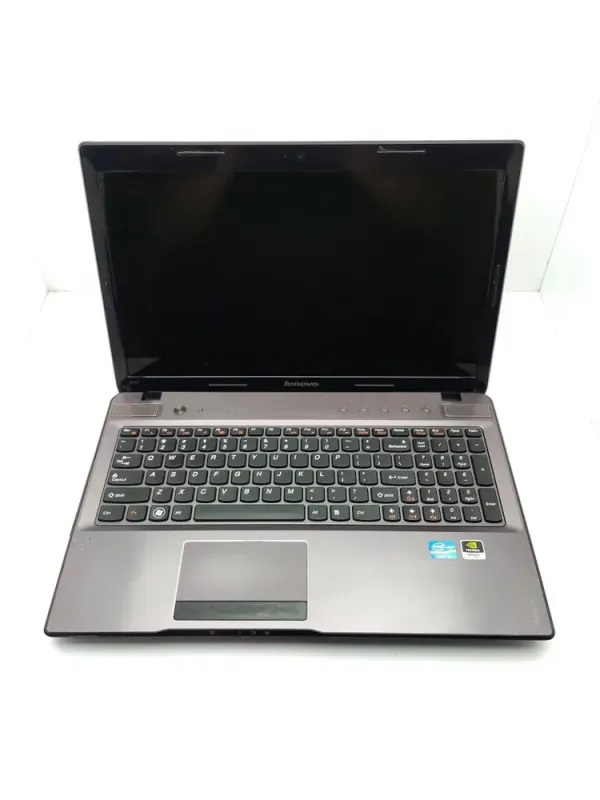 Ноутбук Lenovo IdeaPad Z570 / 15.6" (1366x768) TN / Intel Core i3-2330M (2 (4) ядра по 2.2 GHz) / 6 GB DDR3 / 500 GB HDD / nVidia GeForce GT 540M, 1 GB GDDR3, 64-bit / WebCam б/в - зображення 3