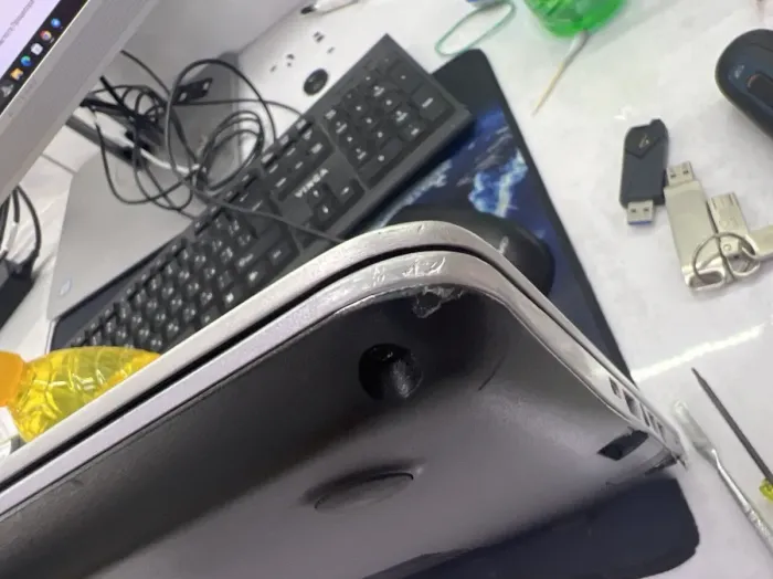 Ноутбук Б-клас HP EliteBook 745 G3 / 14" (1920x1080) TN / AMD Pro A8-8600B (4 ядра по 1.6 - 3.0 GHz) / 8 GB DDR3 / 120 GB SSD / AMD Radeon R6 Graphics / WebCam б/в - зображення 3