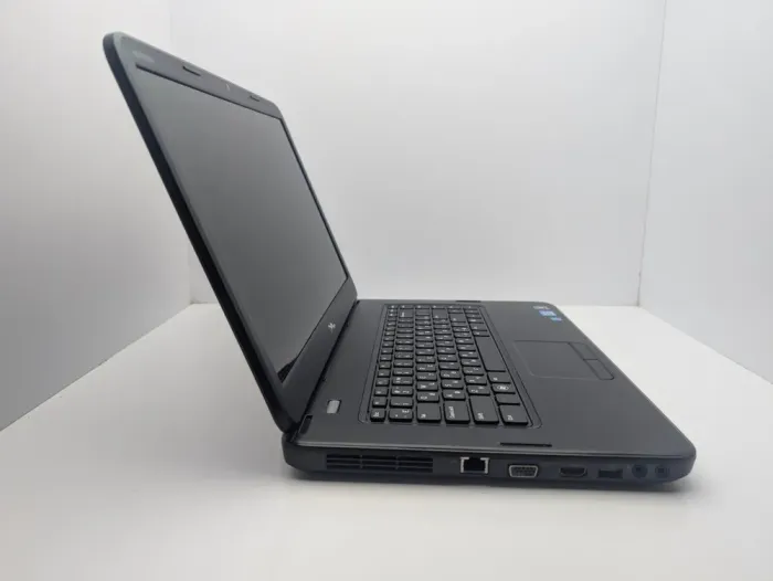 Ноутбук Dell Inspiron N5050 / 15.6" (1366x768) TN / Intel Core i3-2370M (2 (4) ядра по 2.4 GHz) / 6 GB DDR3 / 1000 GB HDD / Intel HD Graphics 3000 / WebCam / АКБ не тримає б/в - зображення 5