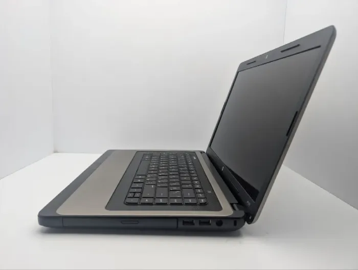 Ноутбук HP 635 / 15.6" (1366x768) TN / AMD E-450 (2 ядра по 1.65 GHz) / 6 GB DDR3 / 320 GB HDD / AMD Radeon HD 6320 Graphics / WebCam б/в - зображення 4