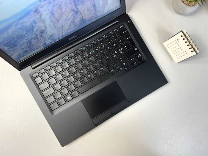 Нетбук Dell Latitude 7290 / 12.5" (1366x768) TN / Intel Core i5-7300U (2 (4) ядра по 2.6 - 3.5 GHz) / 8 GB DDR4 / 256 GB SSD / Intel UHD Graphics 620 / WebCam / Win 10 Pro б/в - зображення 3