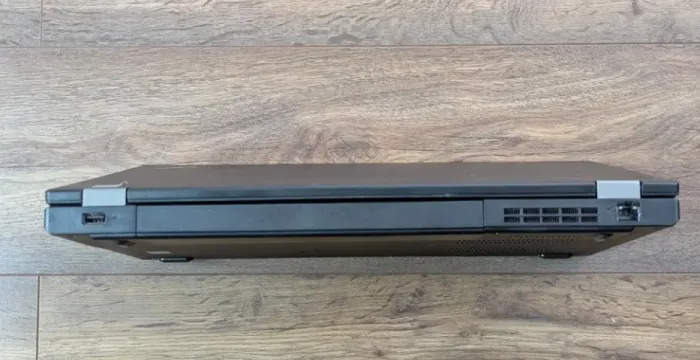 Ноутбук Lenovo ThinkPad L570 / 15.6" (1366x768) TN / Intel Core i5-6300U (2 (4) ядра по 2.4 - 3.0 GHz) / 8 GB DDR4 / 250 GB SSD / Intel HD Graphics 520 / WebCam б/в - зображення 6
