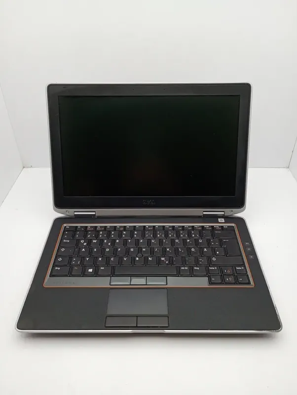 Ноутбук Dell Latitude E6320 / 13.3" (1366x768) TN / Intel Core i5-2520M (2 (4) ядра по 2.5 - 3.2 GHz) / 6 GB DDR3 / 500 GB HDD / Intel HD Graphics 3000 / WebCam б/в - зображення 2