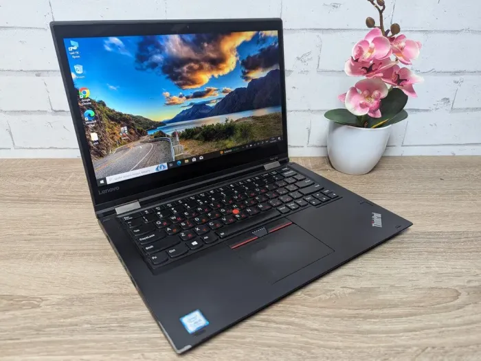 Ноутбук-трансформер Б-клас Lenovo Yoga 370 / 13.3" (1920x1080) TN Touch / Intel Core i5-7200U (2 (4) ядер по 2.5 - 3.1 GHz) / 8 GB DDR4 / 128 GB SSD / Intel HD Graphics 620 / WebCam б/в - зображення 6