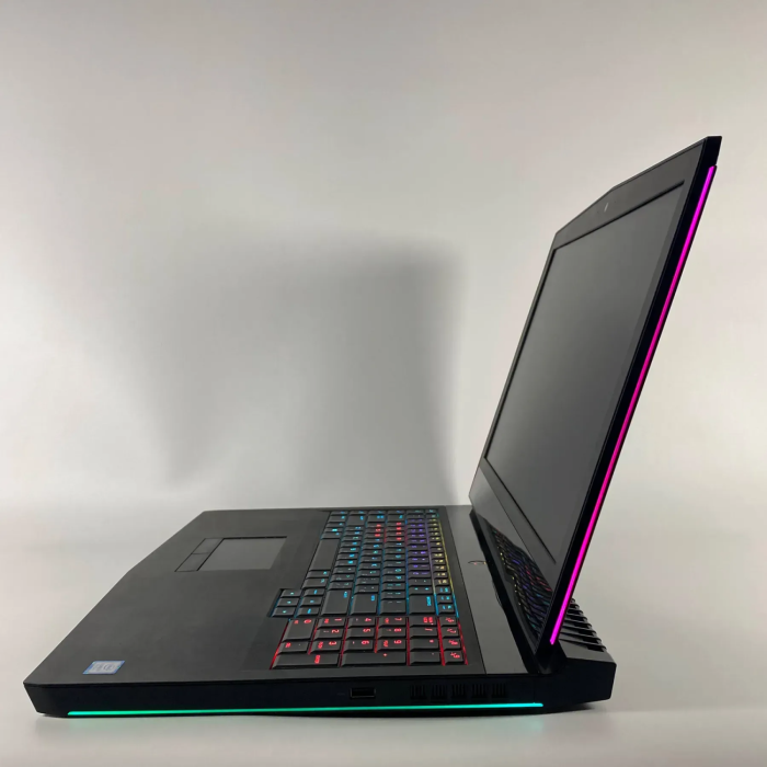 Ігровий ноутбук Б-класу Dell Alienware 17 R5 / 17,3" (1920x1080) IPS / Intel Core i7-8750H (6 (12) ядра по 2.2 - 4.1 GHz) / 16 GB DDR4 / 256 GB SSD + 1000 GB HDD / nVidia GeForce GTX 1080, 8 GB GDDR5X, 256-bit / WebCam / HDMI б/в - изображение 6