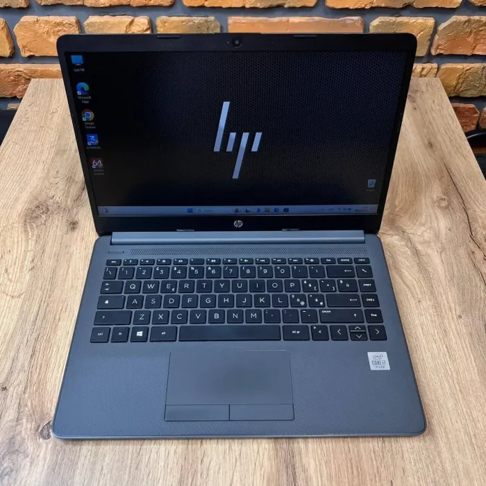 Ноутбук HP 240 G8 / 14" (1920x1080) IPS / Intel Core i7-1065G7 (4 (8) ядра по 1.3 - 3.9 GHz) / 8 GB DDR4 / 256 GB SSD / Intel Iris Plus Graphics / WebCam б/в - зображення 2