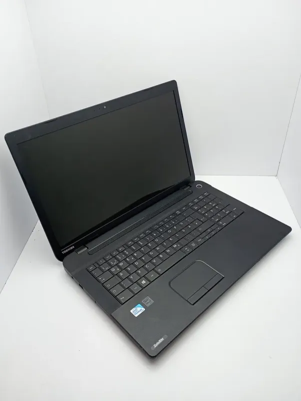 Ноутбук Toshiba 17 / 17.3" (1600x900) TN / Intel Pentium 2020M (2 ядра по 2.4 GHz) / 6 GB DDR3 / 320 GB HDD / Intel HD Graphics / WebCam б/в - зображення 3