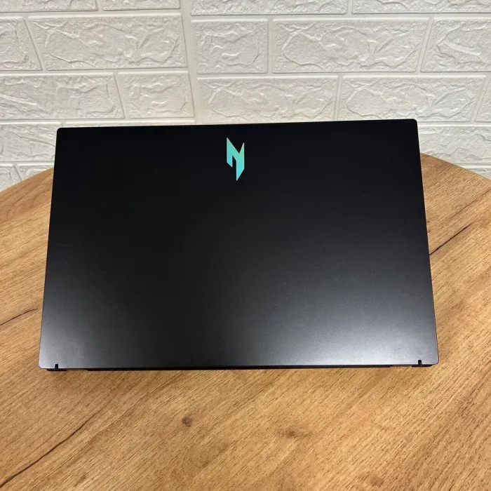 Ігровий ноутбук Acer Nitro V15 ANV15-41 / 15.6" (1920x1080) IPS / AMD Ryzen 5 7535HS (6 (12) ядер по 3.3 - 4.55 GHz) / 16 GB DDR4 / 512 GB SSD / nVidia GeForce RTX 4050, 6 GB GDDR6, 96-bit / WebCam б/в - зображення 3