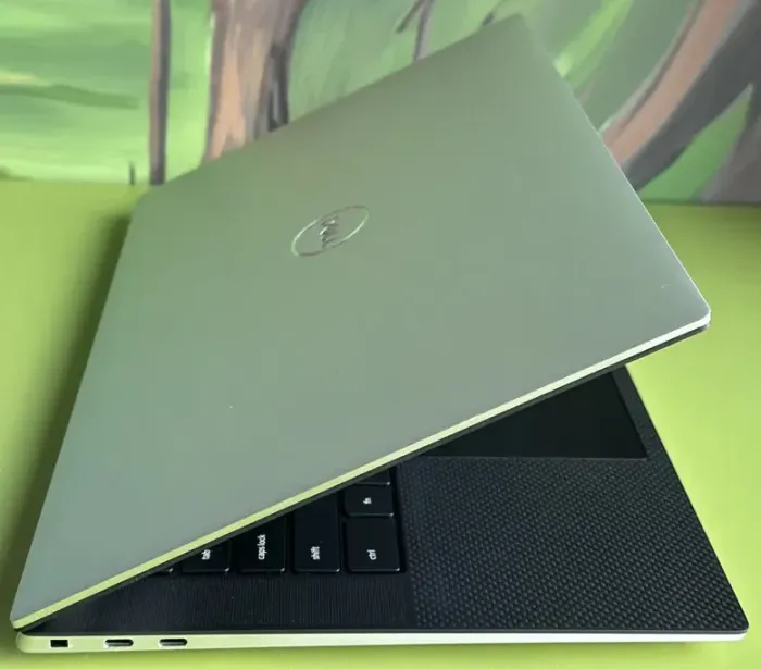 Ігровий ноутбук Dell XPS 15 9520 / 15.6" (1920x1200) IPS / Intel Core i7-12700H (14 (20) ядер по 3.5 - 4.7 GHz) / 16 GB DDR5 / 512 GB SSD / nVidia GeForce RTX 3050, 4 GB GDDR6, 128-bit / WebCam б/в - зображення 8