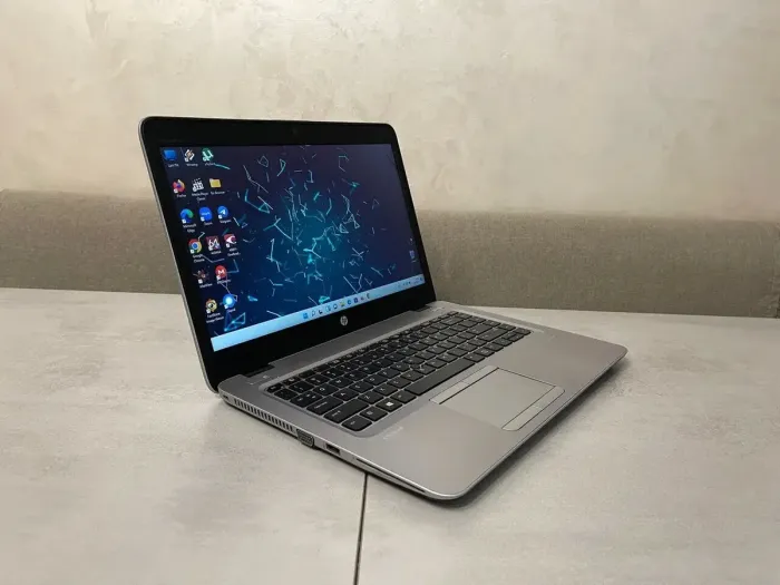 Ультрабук HP EliteBook mt43 / 14" (1920x1080) TN / AMD Pro A8-9600B (4 ядра по 2.4 - 3.3 GHz) / 8 GB DDR4 / 128 GB SSD / AMD Radeon R5 Graphics / WebCam / DisplayPort / 4G LTE б/в - зображення 3