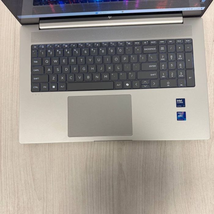 Ультрабук Б-клас HP Envy 17-da0047nr / 17.3" (1920x1080) IPS Touch / Intel Core Ultra 7 155H (16 (22) ядер по 3.8 - 4.8 GHz) / 16 GB DDR5 / 512 GB SSD NVMe / Intel Arc Graphics / WebCam б/в - зображення 7