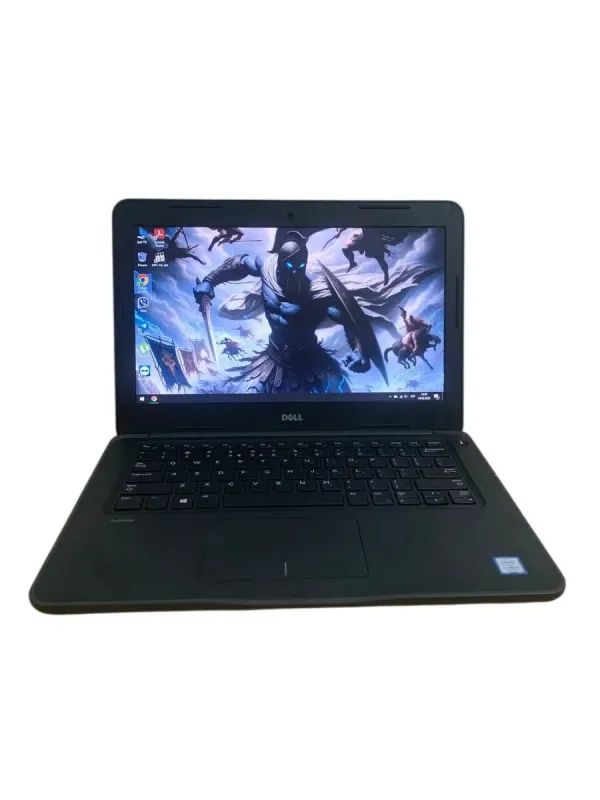 Ультрабук Dell Latitude 3380 / 13.3" (1366x768) TN / Intel Core i5-7200U (2 (4) ядра по 2.5 - 3.1 GHz) / 8 GB DDR4 / 240 GB SSD / Intel HD Graphics 620 / WebCam / Windows 10 Home б/в - зображення 2