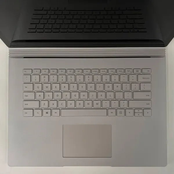 Ноутбук-трансформер Б-клас Microsoft Surface Book 2 / 15" (3240x2160) IPS Touch / Intel Core i7-8650U (4 (8) ядра по 1.9 - 4.2 GHz) / 16 GB DDR3 / 512 GB SSD / nVidia GeForce GTX 1060, 6 GB GDDR5, 192-bit / WebCam / SD Card Reader б/в - зображення 3