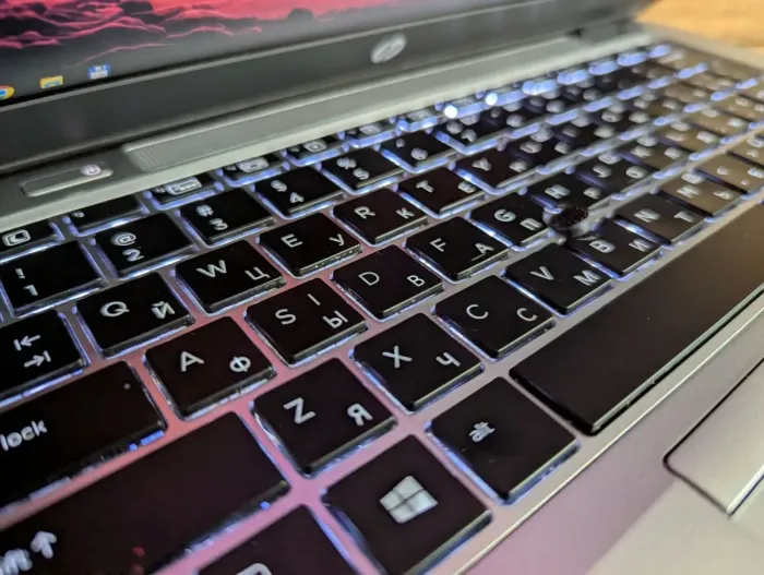 Нетбук HP EliteBook 820 G4 / 12.5" (1920x1080) IPS / Intel Core i7-7500U (2 (4) ядра по 2.7 - 3.5 GHz) / 8 GB DDR4 / 240 GB SSD / Intel HD Graphics 620 / WebCam / Fingerprint / Windows 10 б/в - зображення 6