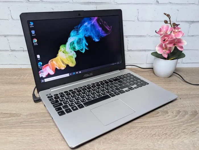 Ноутбук Б-клас Asus A551L / 15.6" (1366x768) TN / Intel Core i5-4210U (2 (4) ядра по 1.7 - 2.7 GHz) / 12 GB DDR3 / 256 GB SSD / nVidia GeForce 840M, 2 GB GDDR3, 64-bit / WebCam / DVD-ROM / Без АКБ б/в - зображення 4