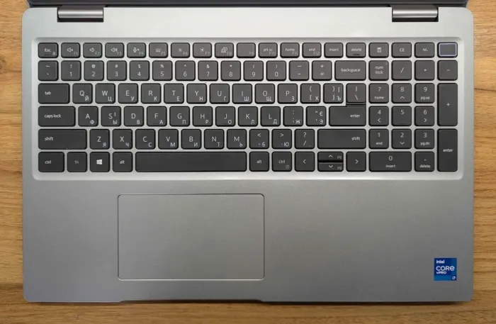 Ноутбук робоча станція Dell Precision 3560 / 15.6" (1920x1080) IPS Touch / Intel Core i7-1185G7 (4 (8) ядра по 3.0 - 4.8 GHz) / 16 GB DDR4 / 512 GB SSD / nVidia T500, 2 GB GDDR6, 64-bit / WebCam / HDMI / Windows 10 б/в - зображення 5