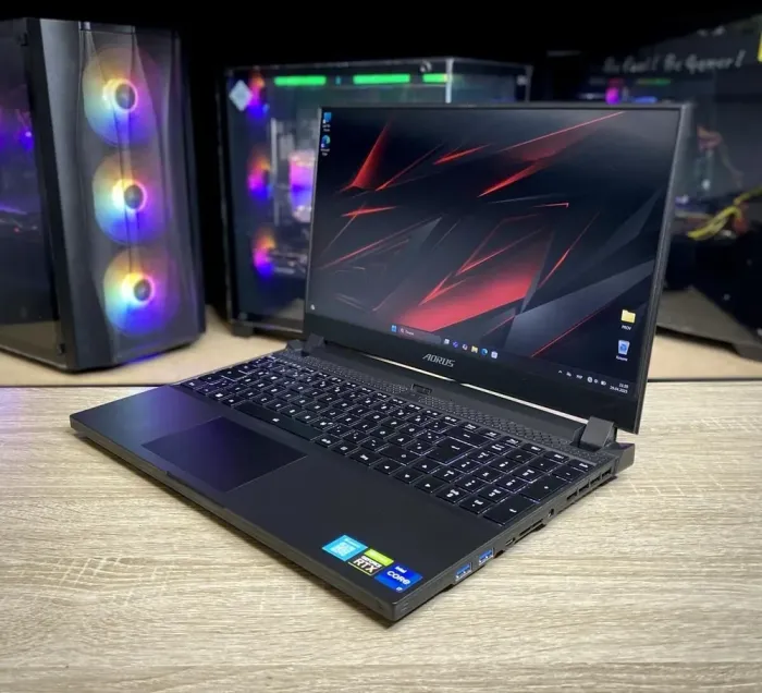 Ігровий ноутбук Gigabyte Aorus 5 / 15.6" (1920x1080) IPS / Intel Core i7-12800H (14 (20) ядер по 3.7 - 4.8 GHz) / 32 GB DDR4 / 1000 GB SSD / nVidia GeForce RTX 3070, 8 GB GDDR6, 256-bit / WebCam б/в - зображення 4