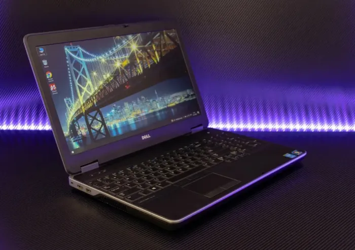 Ноутбук Б-клас Dell Latitude / 15.6" TN / Core i5-4310M (2(4) ядра по 2.7-3.4GHz) / 4GB DDR3 / 500GB HDD / HD Graphics 4600 / DVD-ROM б/в - зображення 3