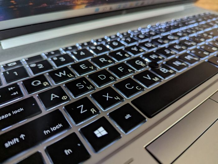 Ультрабук Б-клас HP EliteBook 850 G8 / 15.6" (1920x1080) IPS / Intel Core i7-1185G7 (4 (8) ядра по 3.0 - 4.8 GHz) / 16 GB DDR4 / 512 GB SSD / Intel Iris Xe Graphics / WebCam / TouchID / Windows 11 б/в - зображення 8