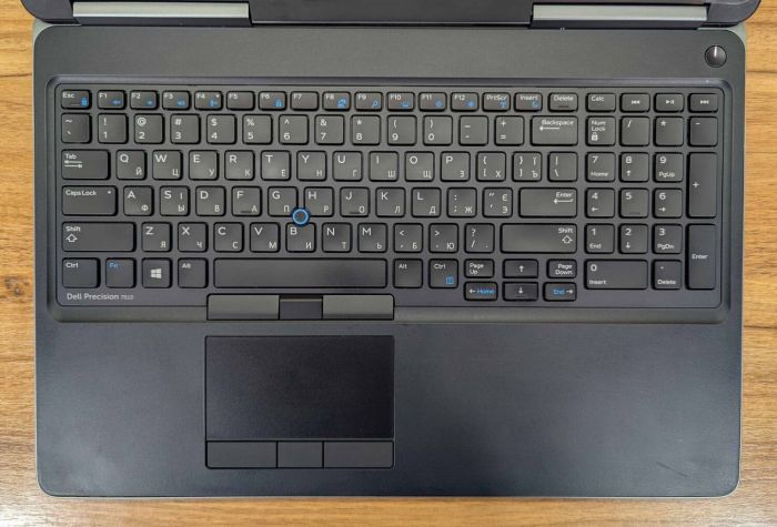 Мобільна робоча станція Б-класу Dell Precision 7510 / 15,6" (1920x1080) IPS / Intel Core i7-6920HQ (4 (8) ядра по 2.9 - 3.8 GHz) / 32 GB DDR4 / 480 GB SSD / nVidia Quadro M2000M, 4 GB GDDR5, 128-bit / WebCam / Windows 10 б/в - зображення 3