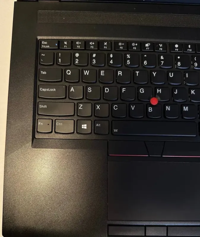 Мобільна робоча станція Lenovo ThinkPad P72 / 17,3" (1920x1080) IPS / Intel Core i7-8750H (6 (12) ядер по 2.2 - 4.1 GHz) / 16 GB DDR4 / 1000 GB SSD / nVidia Quadro P600, 4 GB GDDR5, 128-bit / WebCam б/в - зображення 9