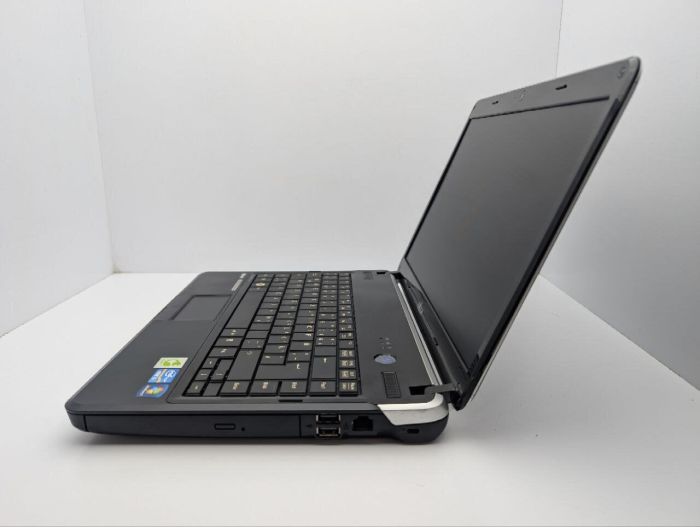 Ноутбук Fujitsu LifeBook LH531 / 14" (1366x768) TN / Intel Core i5-2430M (2 (4) ядра по 2.4 - 3.0 GHz) / 6 GB DDR3 / 500 GB HDD / Intel HD Graphics 3000 / WebCam / DVD-ROM б/в - зображення 4