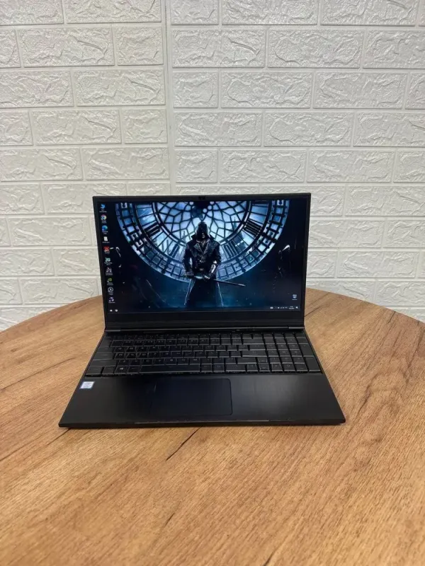 Ігровий ноутбук Cyber Power Tracer III Extreme 15R / 15.6" (1920x1080) IPS / Intel Core i7-9750H (6 (12) ядер по 2.6 - 4.5 GHz) / 16 GB DDR4 / 1000 GB SSD / nVidia GeForce RTX 2060, 6 GB GDDR6, 192-bit / WebCam б/в - зображення 2