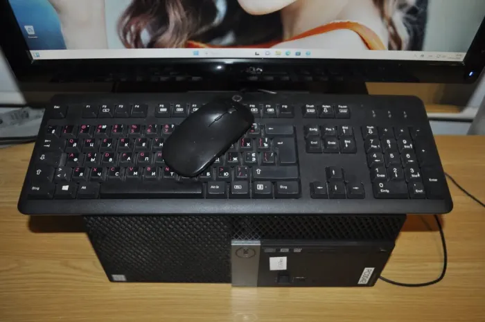 Комплект ПК: Dell OptiPlex 5040 Tower / Intel Core i5-6500 (4 ядра по 3.2 - 3.6 GHz) / 8 GB DDR3 / 120 GB SSD + 320 GB HDD / Intel HD Graphics 530 + Монітор Б-клас 22" (1680x1050) TN / VGA, DVI / Різні бренди/ Windows 11 Pro б/в - зображення 7