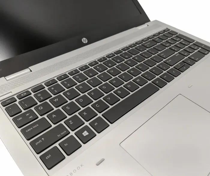 Ноутбук HP ProBook 650 G4 / 15.6" (1920x1080) IPS / Intel Core i3-8130U (2 (4) ядра по 2.2 - 3.4 GHz) / 8 GB DDR4 / 240 GB SSD / Intel HD Graphics 620 / WebCam б/в - зображення 3